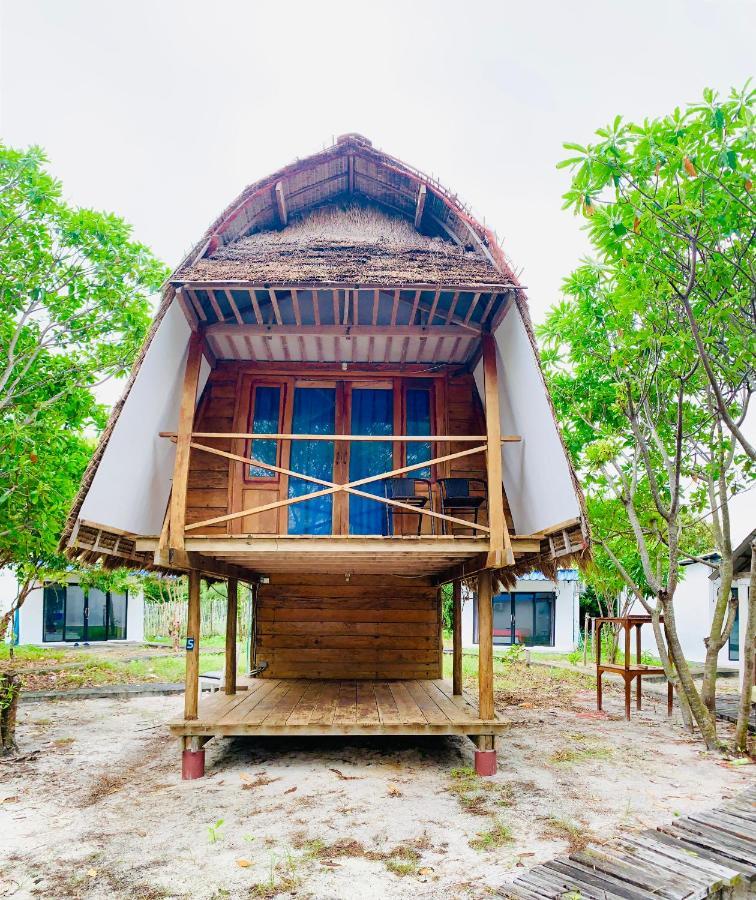 Homestay Resort Koh Rong Sanloem シアヌークビル エクステリア 写真